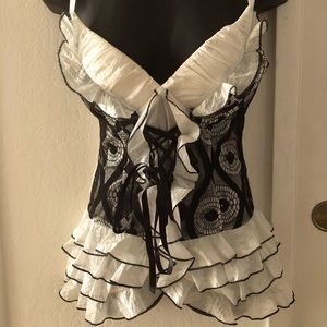 Off white & black, padded, tie up sleeveless tank